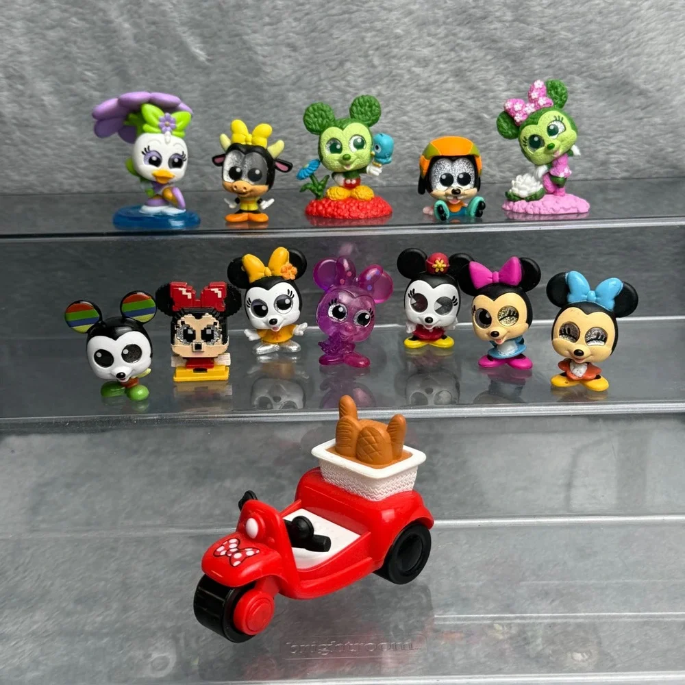 Disney Doorables Mickey and Friends 12 Piece Figure Lot with Minnie Scooter